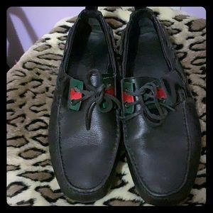 Authentic Gucci Black Leather 8 1/2 G Pre-owned.